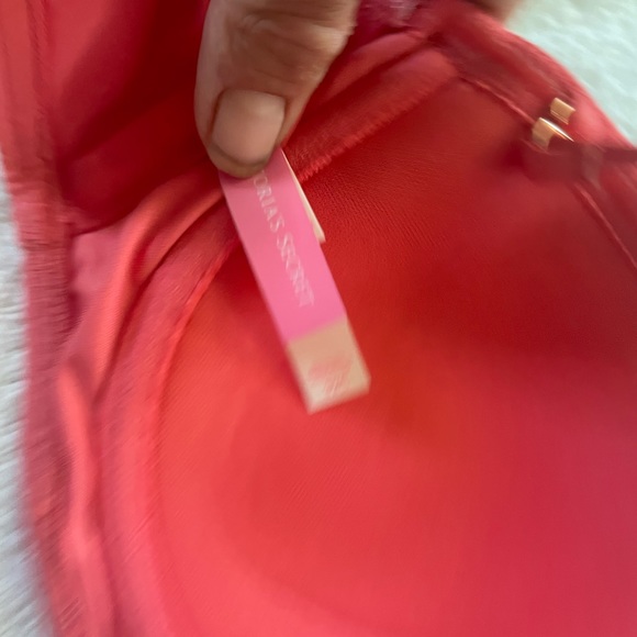 Brand new never worn Victorias Secret push up bikini top - Picture 3 of 3